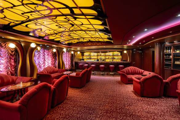 MSC Cruises MSC Fantasia Cigar Lounge - Credit - Ivan Sarfatti - MSC Rights 3.jpg